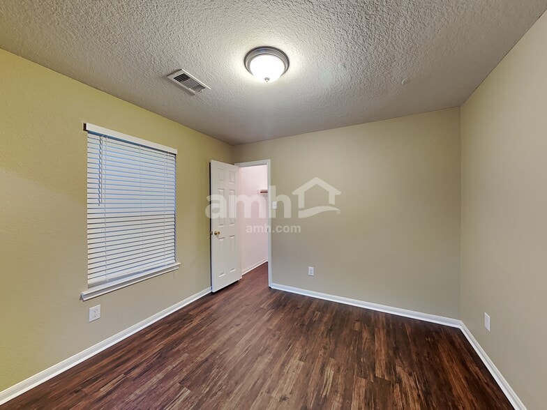 Building Photo - 22722 Canyonback Ct