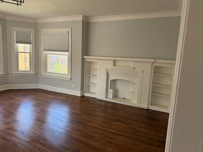 Building Photo - 8017 S Eberhart Ave