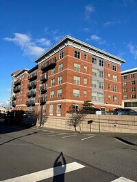 Building Photo - 910 Harris Ave