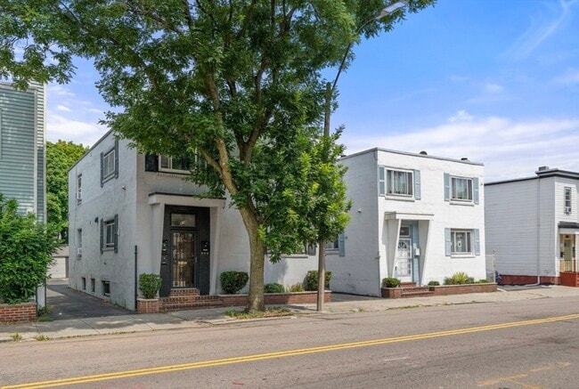 Primary Photo - 838 Saratoga St