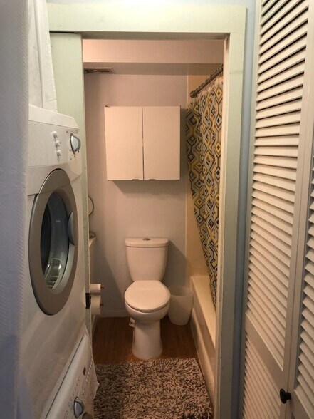 Building Photo - 2345 Ala Wai Blvd