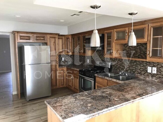 Building Photo - 8511 N 31st Ave