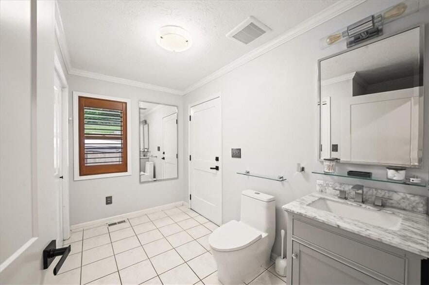 Building Photo - 6340 Reives Rd