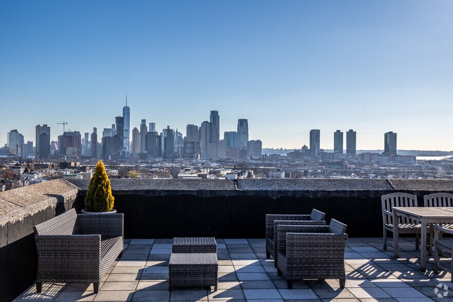 Primary Photo - Kennedy Lofts