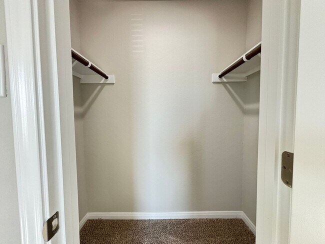 Building Photo - Luxury Living in the Heart of Cibolo!