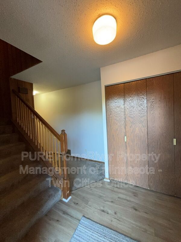 Building Photo - 1514 N Timber Ridge