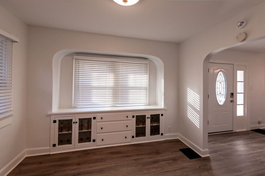 Dining Room - 2701 Barth Ave