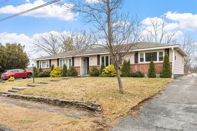 Building Photo - 45 Kinglet Dr