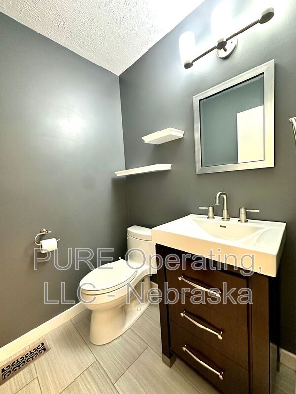 Building Photo - 4909 N 142nd St