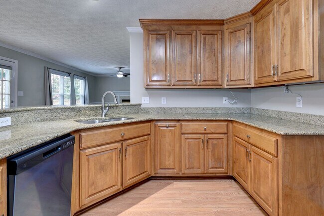 Building Photo - Lovely home in Woods of Tabb