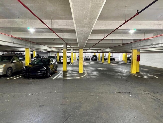 Building Photo - 620 Peachtree St NE