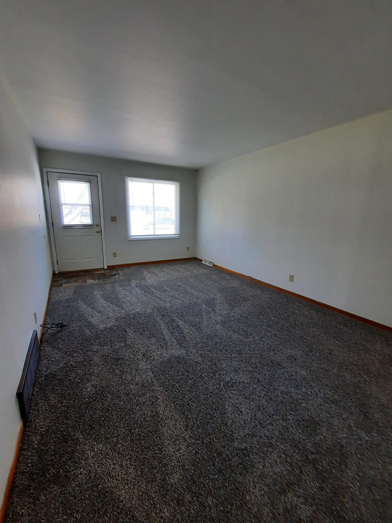 Building Photo - 3213 Pomona Dr