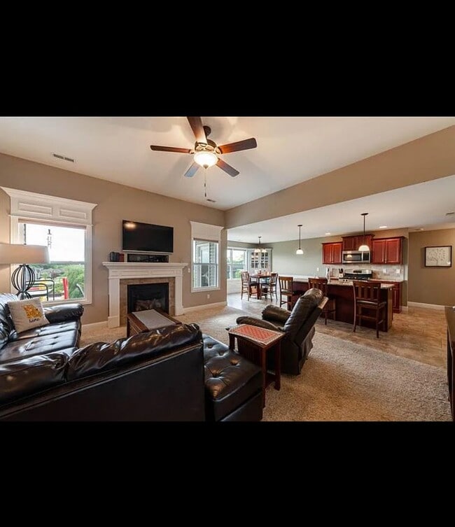 Building Photo - 5610 Abercorn Dr