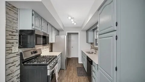 Building Photo - 8726 Lakewood Ave