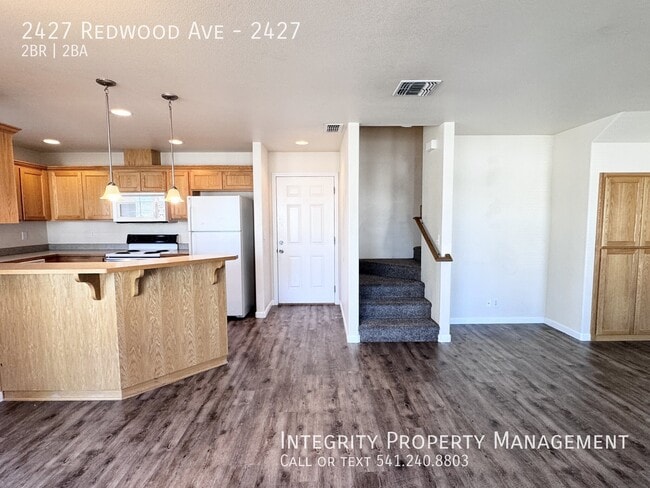 Building Photo - 2427 Redwood Ave