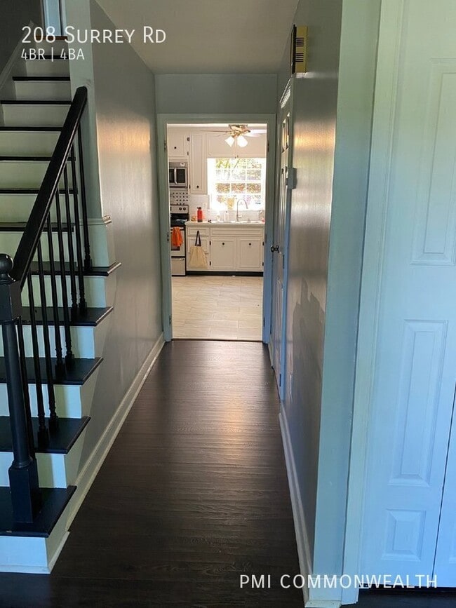 Building Photo - 208 Surrey Rd