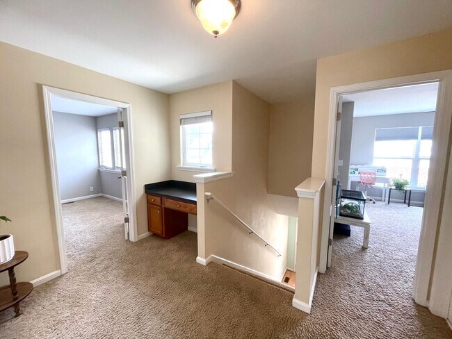 Building Photo - Clifton Heights Townhome!