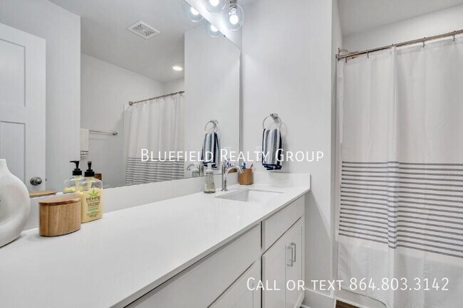 Building Photo - 516 Ml Pk Wy