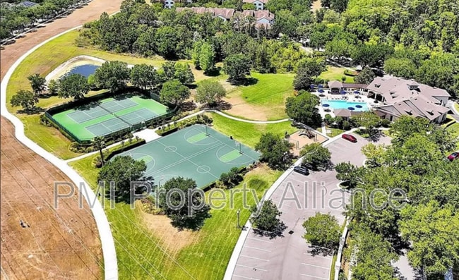 Building Photo - 15217 Evergreen Oak Loop