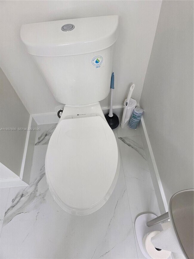 Building Photo - 6904 SW 114th Pl