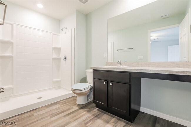 Building Photo - 1089 Knotty Pine Ave