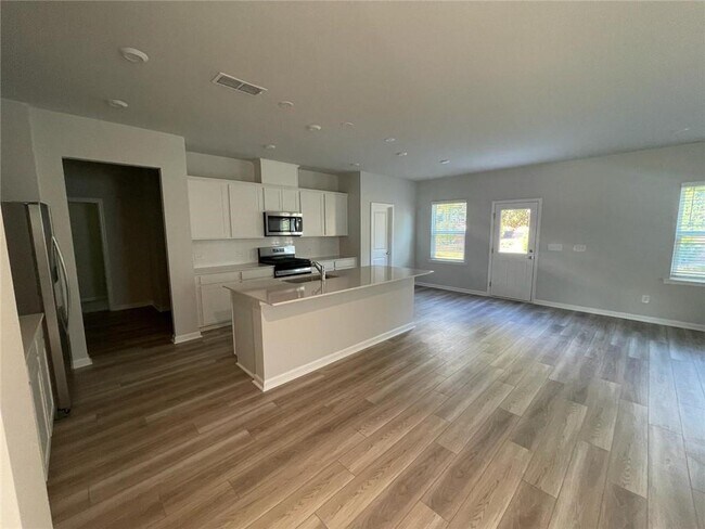 Building Photo - 3156 Morris Hills Dr