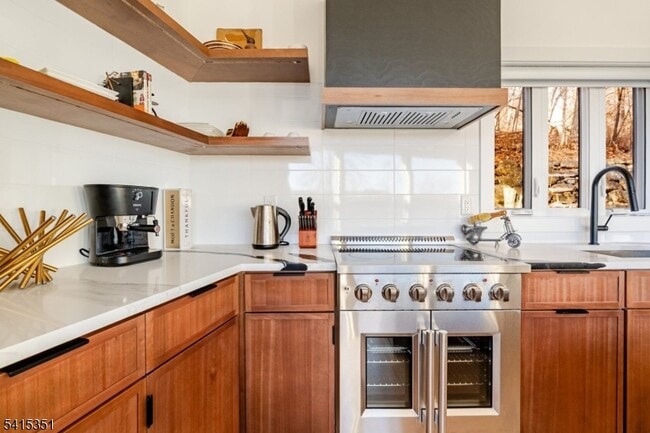 Building Photo - 301 Kingsland Rd