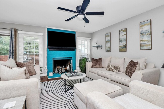 Building Photo - 9252 N Vicksburg Park Ct