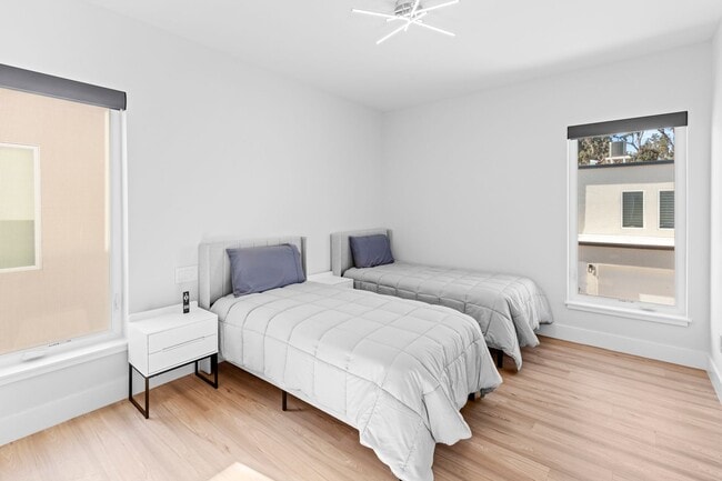 Building Photo - Exclusive Townhome in The Vue at Celebration Pointe