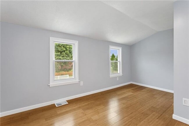 Building Photo - North Hills Area Bungalow
