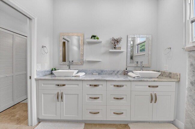 Building Photo - 122 Andrews Ave