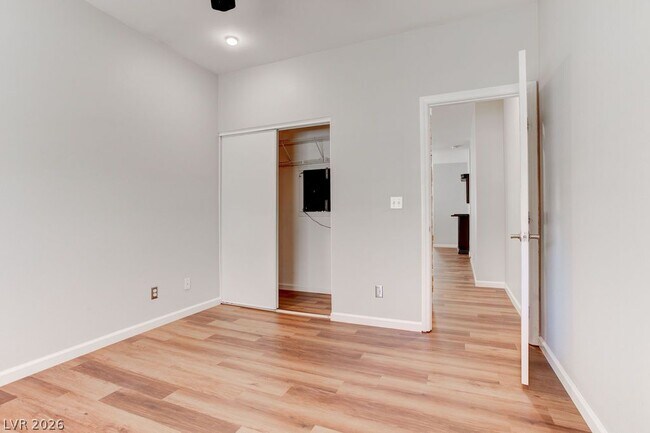 Building Photo - 325 Brilliant Summit Cir