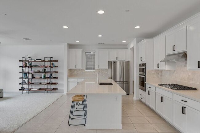 Building Photo - Luxury Henderson Retreat with Private Pool & Loft