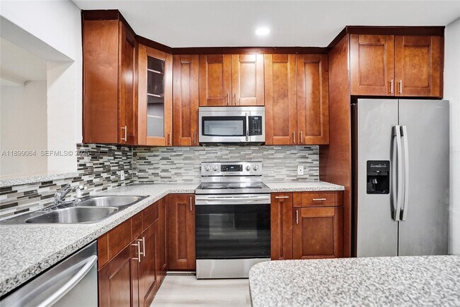 Building Photo - 6860 SW 18th Ct