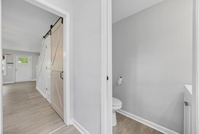 Building Photo - 2490 Barge Rd SW