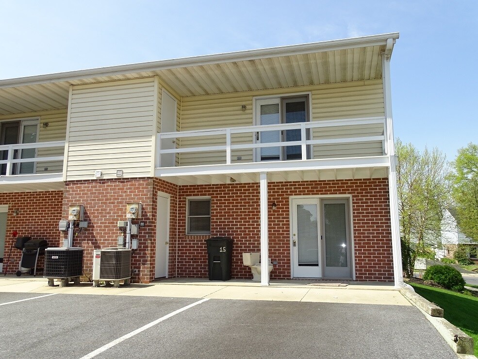 Building Photo - 15 Oriole Dr