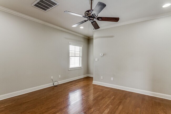 Building Photo - Abingdon Court