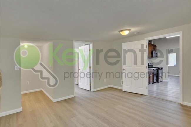 Building Photo - 1127 Rood Ave