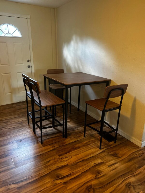 Building Photo - 1104 E Genesee St