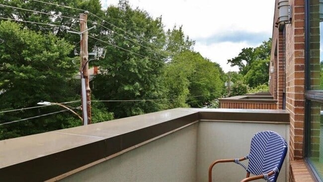 Building Photo - 299 North Highland Avenue Northeast