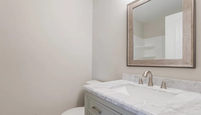 Building Photo - 631 Hurley Rd