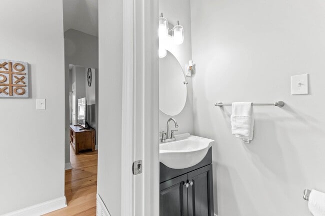 Building Photo - Modern Townhome in the Heart of Franklinton