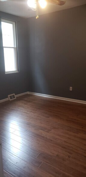 Building Photo - 120 S Graham St