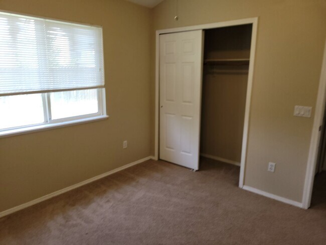 Building Photo - 1329 Nutwood Dr