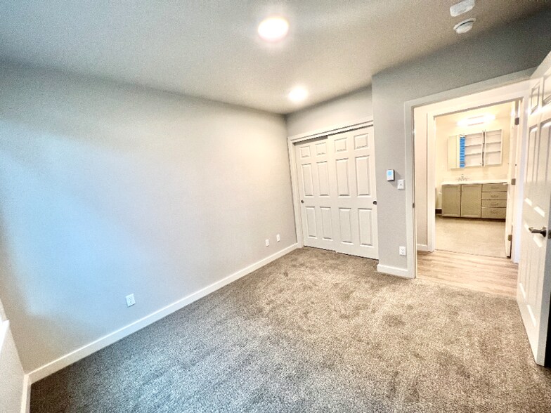 Building Photo - 2330 Yakima Ct