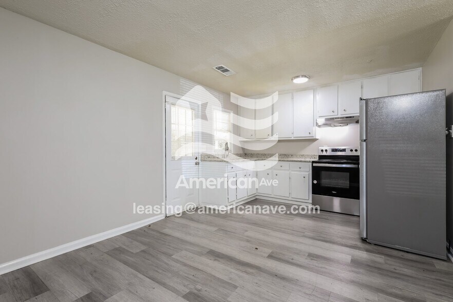 Building Photo - 4715 Avery St