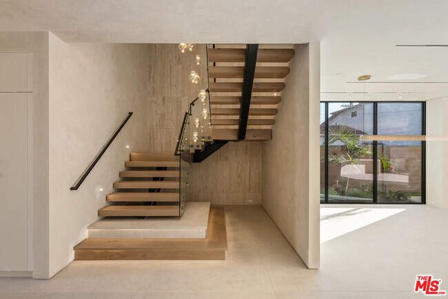 Building Photo - 441 Croft Ave