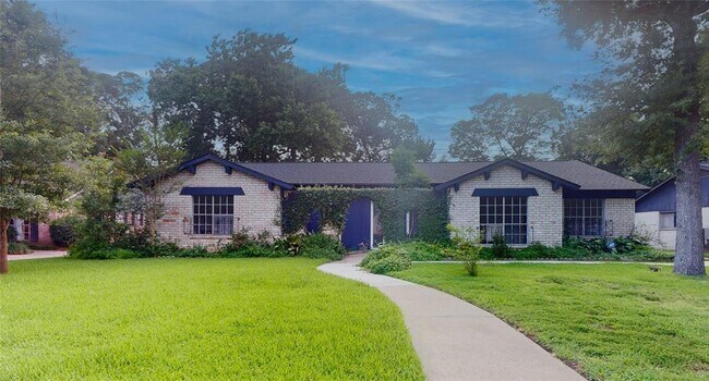 Primary Photo - 811 Devonport Ln
