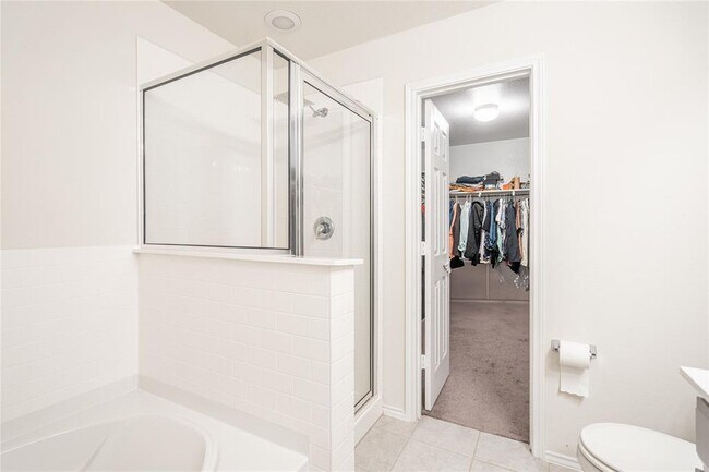 Building Photo - 547 Saturnia Dr