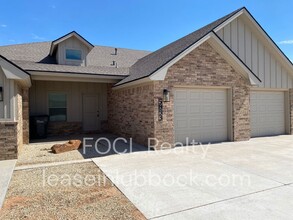 Building Photo - Luxury Townhome (Frenship ISD)